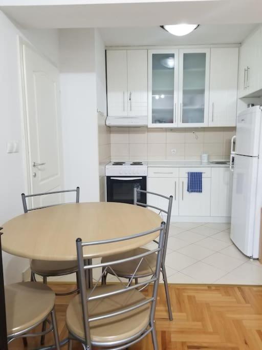 Leti Appartement *